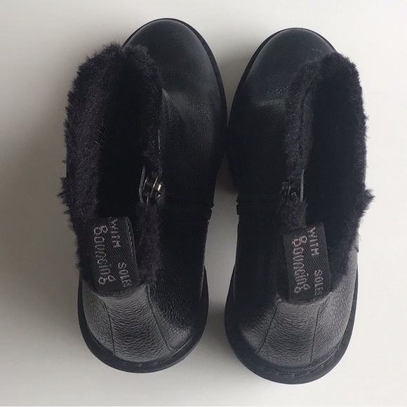 Dr. Martens Magdalena black heeled ankle boots pebbled - Picture 6 of 16